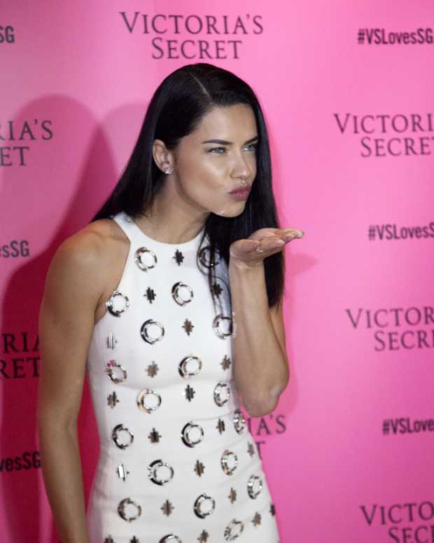 adriana-lima-beautiful-fashion-model-from-brazil-that-has-become-the-face-of-victorias-secret