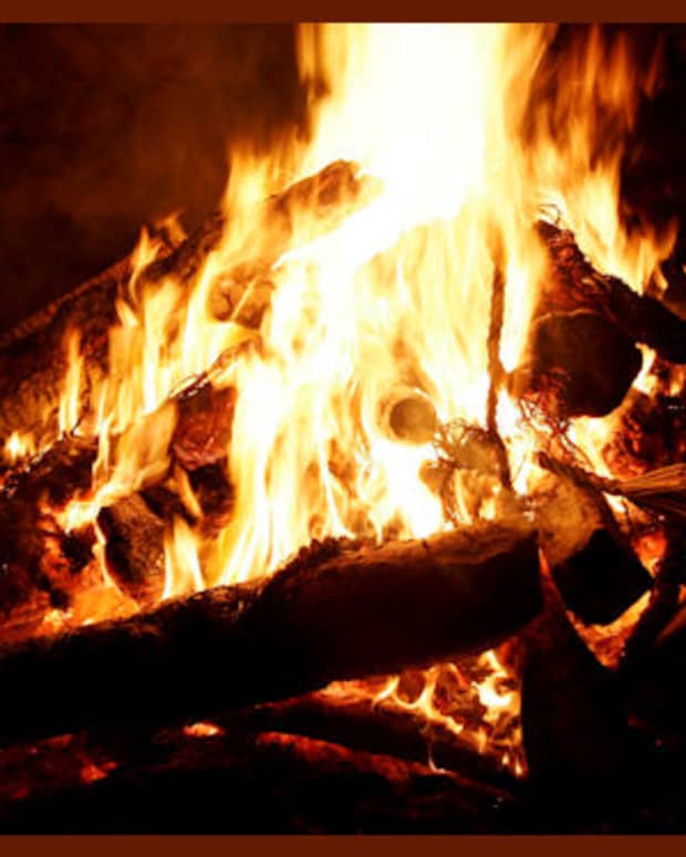 the-new-fire-ceremony-a-fun-thing-to-do-on-a-new-year-eve-party-night
