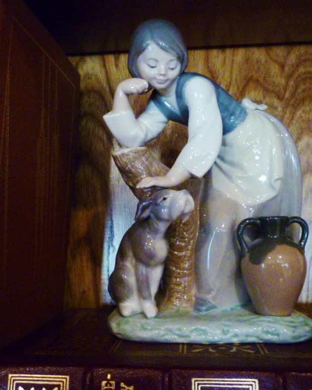 pictures-of-lladro-figurines-vacation-souvenirs-from-spain