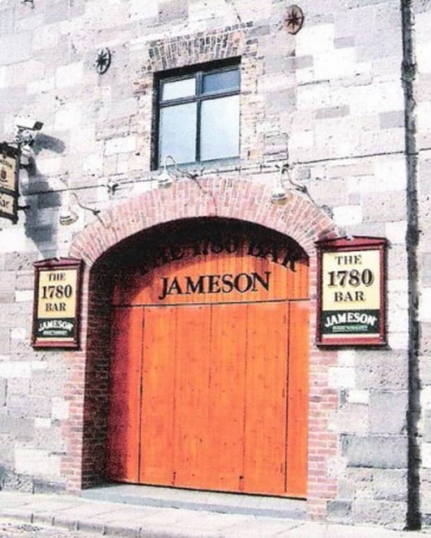 jameson-irish-whiskey-distillery-dublin-ireland-visitor-centre-places-visit-in-smithfield-bow-street