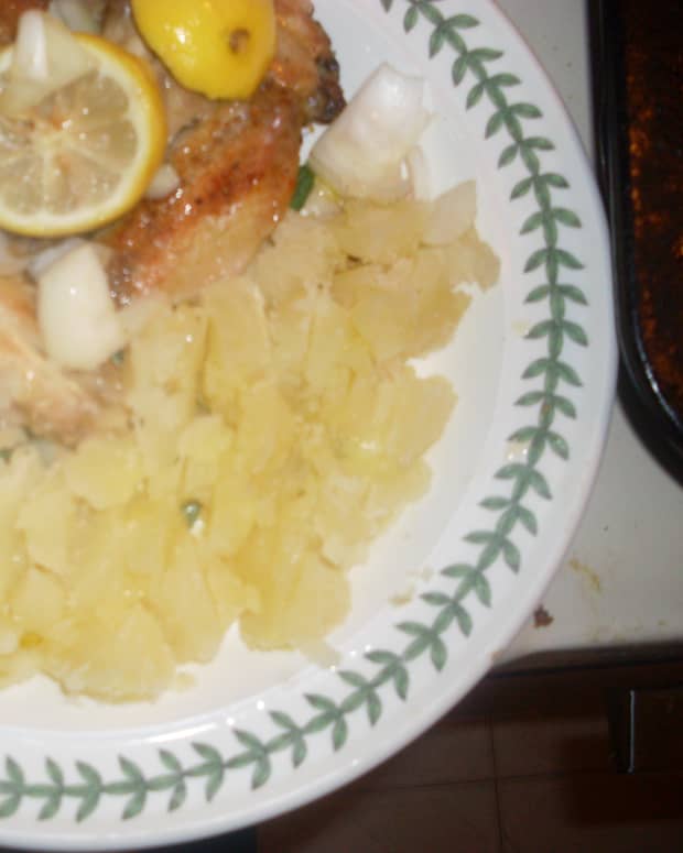 chicken-wings-with-lemon-onion-and-potatoes
