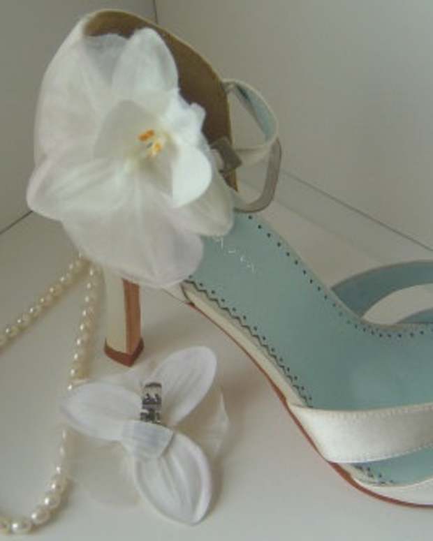 how-to-make-flower-shoe-clips