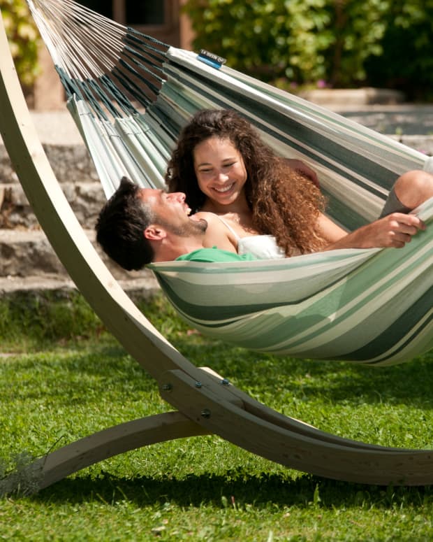 how-to-create-a-hammock-oasis