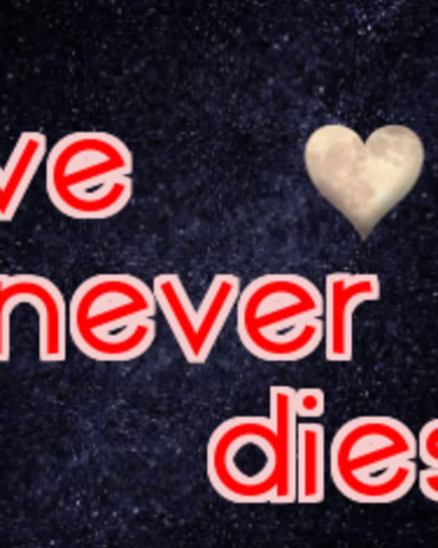 poem-love-never-dies