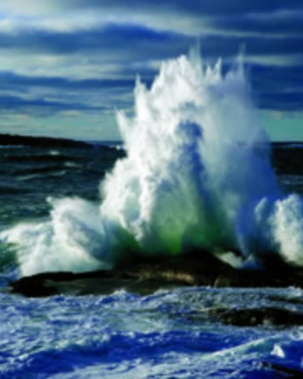 peggys-cove-nova-scotia-where-waves-and-rock-collide