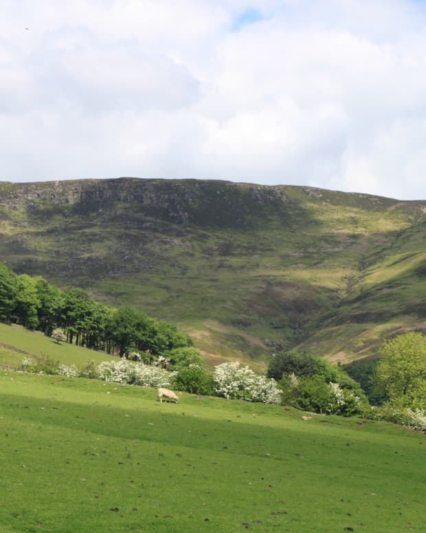 climbing-kinder-scout-a-walk-from-edale-up-grindsbrook-clough-and-along-the-pennine-way