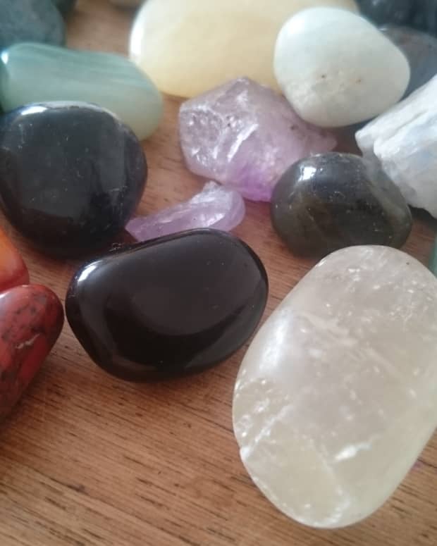 crystals-for-attracting-prosperity-luck-and-abundance-into-your-life