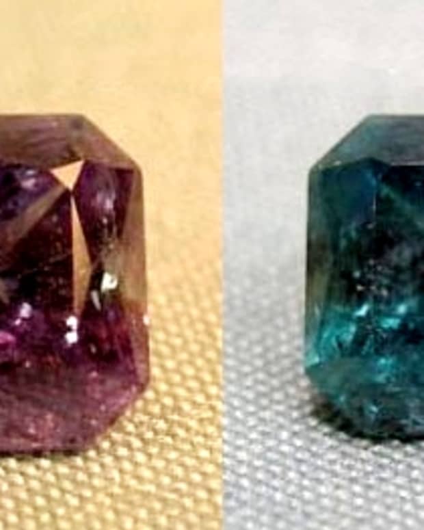 alexandrites-beautiful-gemstones-that-change-color