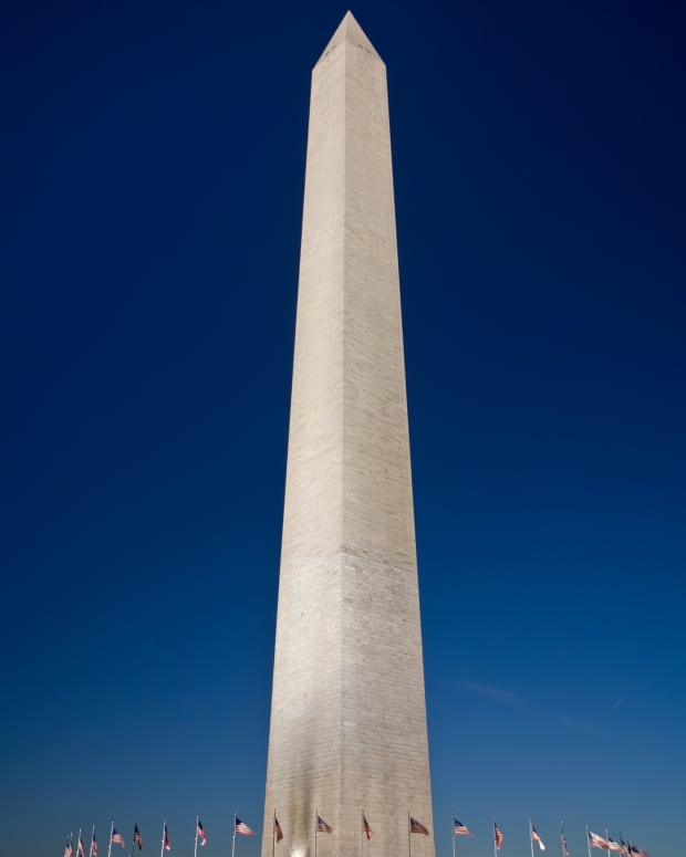 位于华盛顿特区的华盛顿纪念碑仍然是世界上最高的石头建筑。