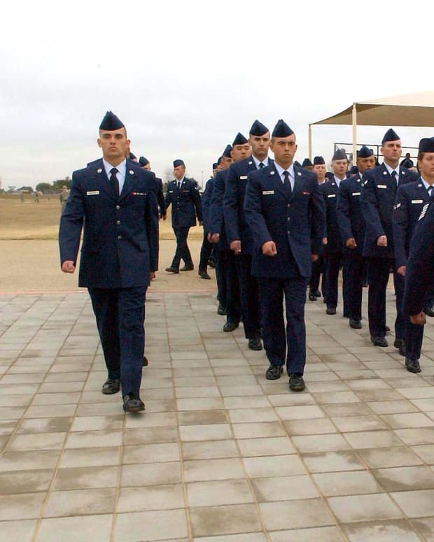 a-womans-guide-to-surviving-air-force-basic-training