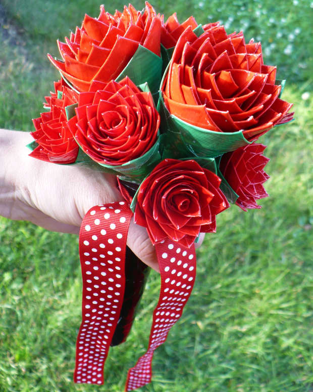 how-to-make-a-duct-tape-rose-bridal-bouquet