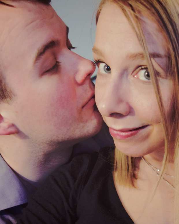 How to Kiss a Girl as a Lesbian 7 Tips PairedLife