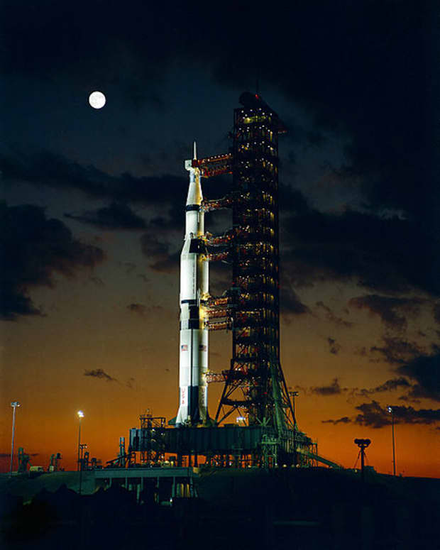 Apollo 4 Saturn V night launch.