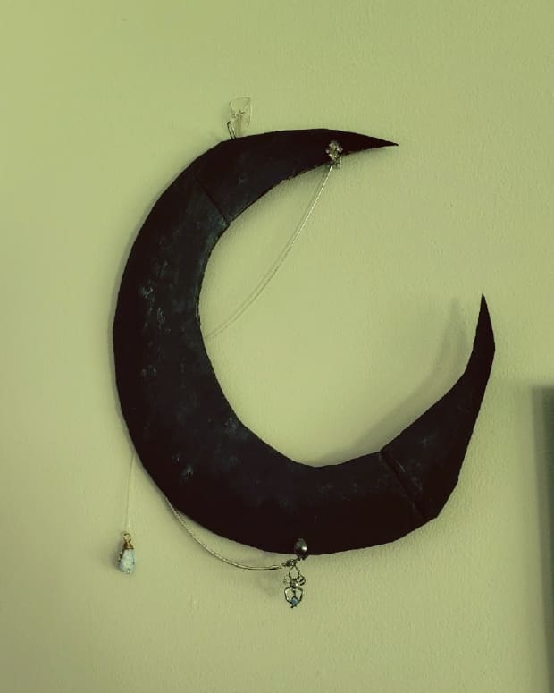 crescent-moon-wall-hanging