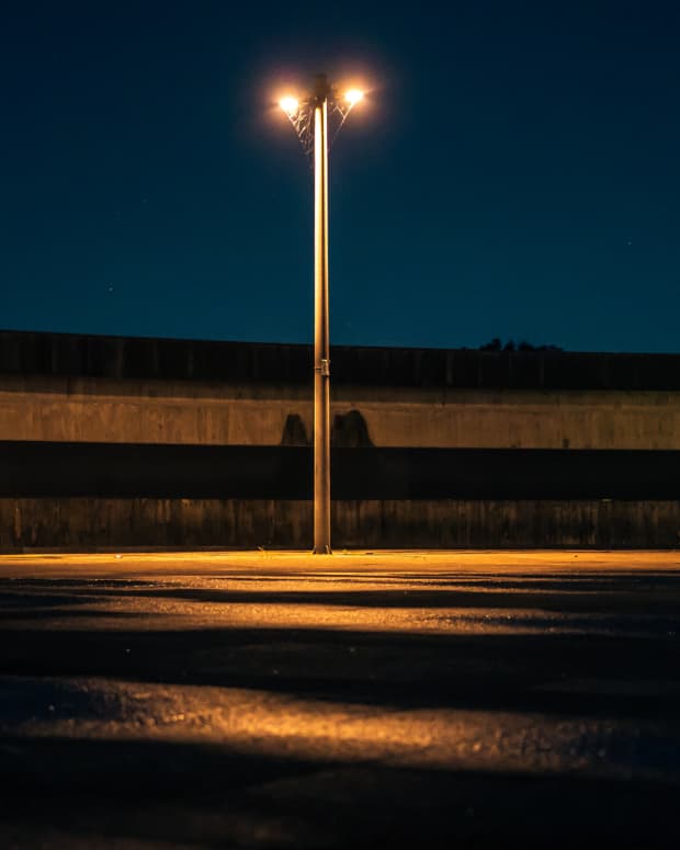 the-darkness-and-the-street-light