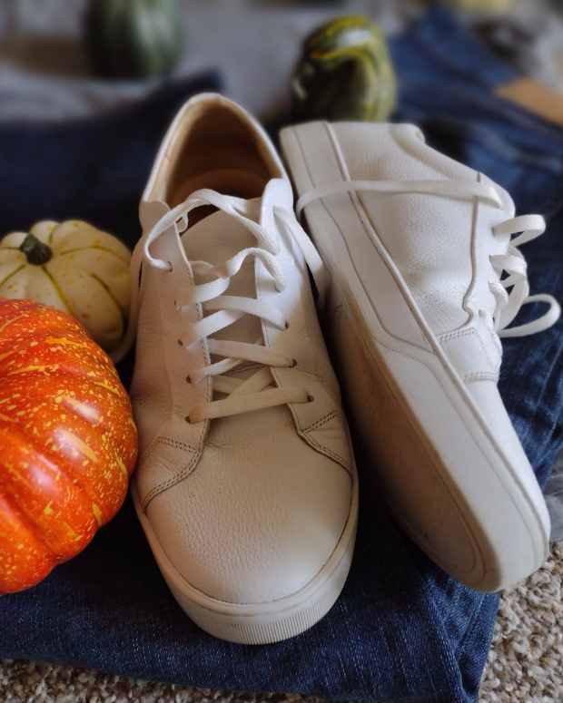 the-best-budget-white-minimalist-sneakers-for-men