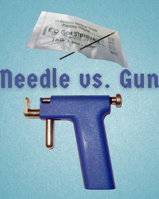 Signs and Treatment of an Infected Belly Button Piercing TatRing