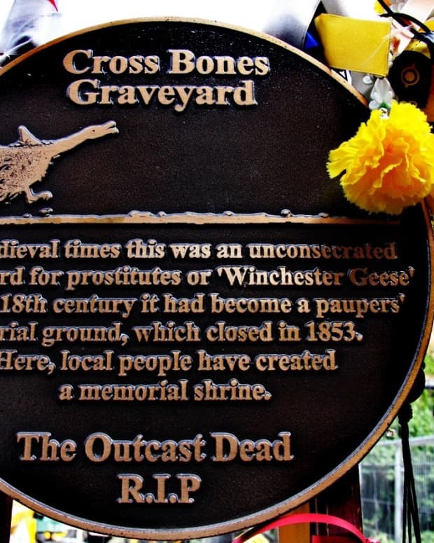 the-lost-souls-of-london-the-cross-bones-graveyard