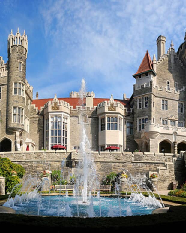 torontos-casa-loma-and-its-ghosts