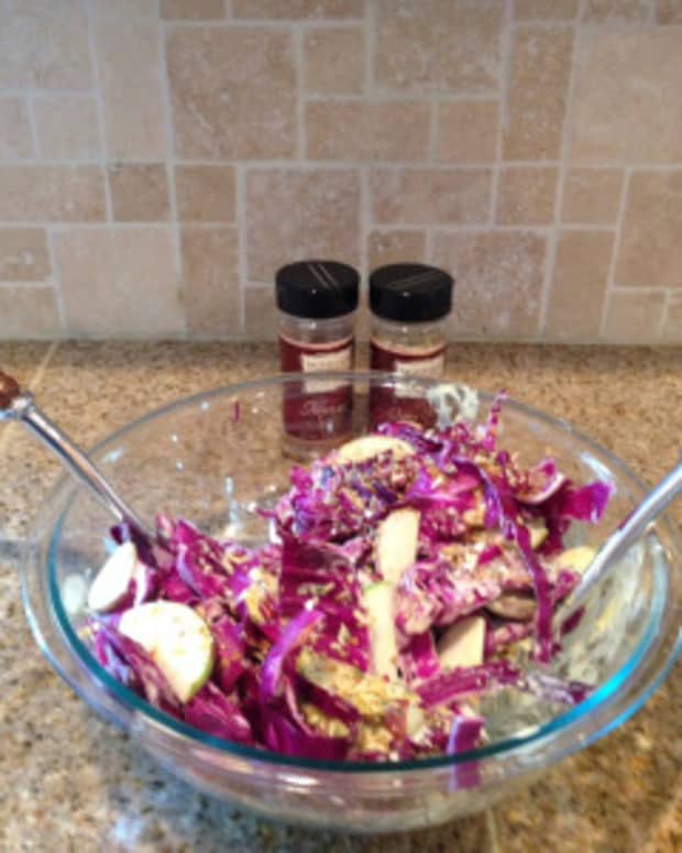 red-cabbage-apple-slaw