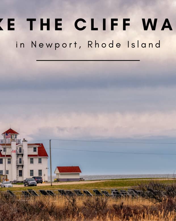 hiking-the-newport-cliff-walk-in-rhode-island-walk