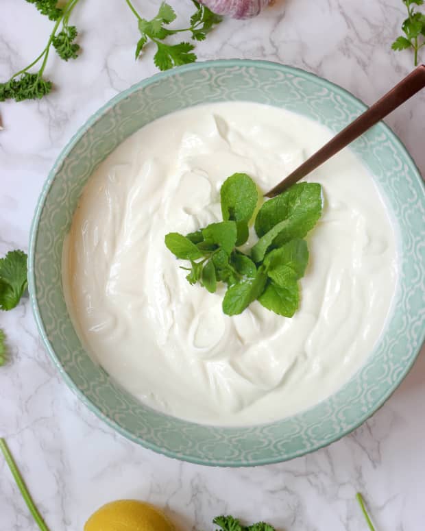low-glycemic-diet-and-plain-yogurt