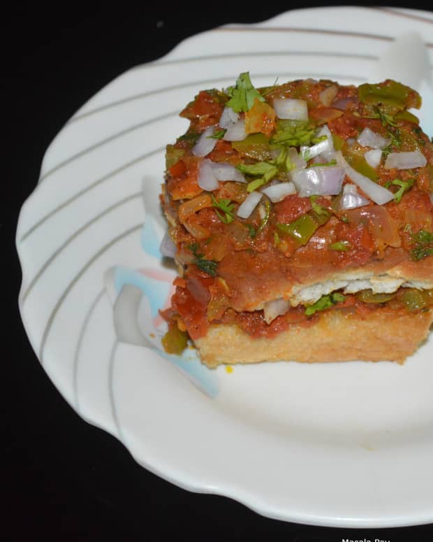 masala-pav-recipe-pav-bread-filled-and-topped-with-spicy-masala