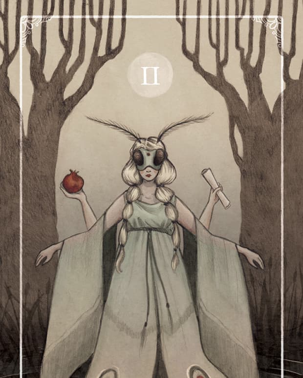 the-high-priestess-card-in-tarot-and-how-to-read-it