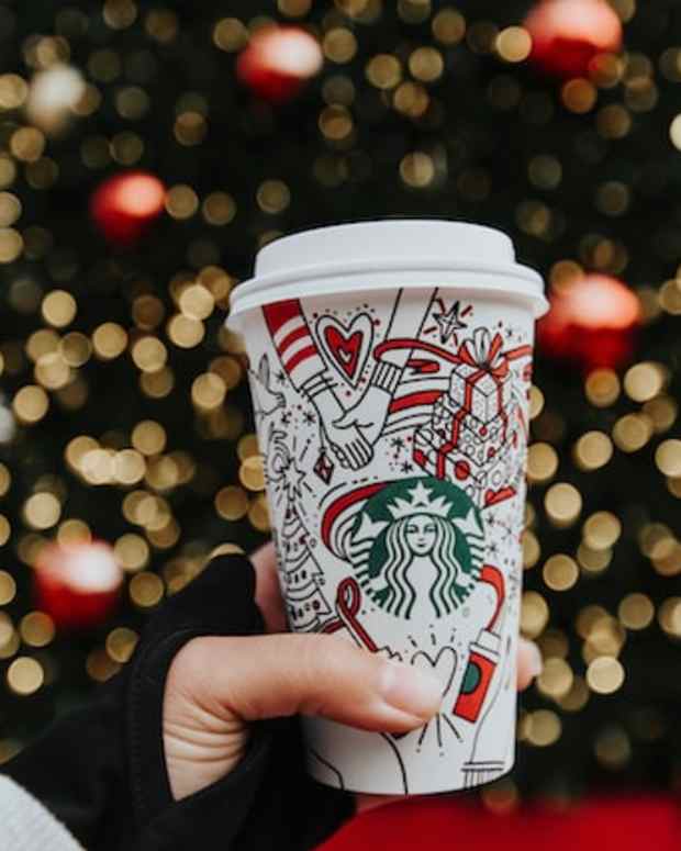 Planter's Peanuts' Epic Holiday Display Fail Is Absolutely Priceless