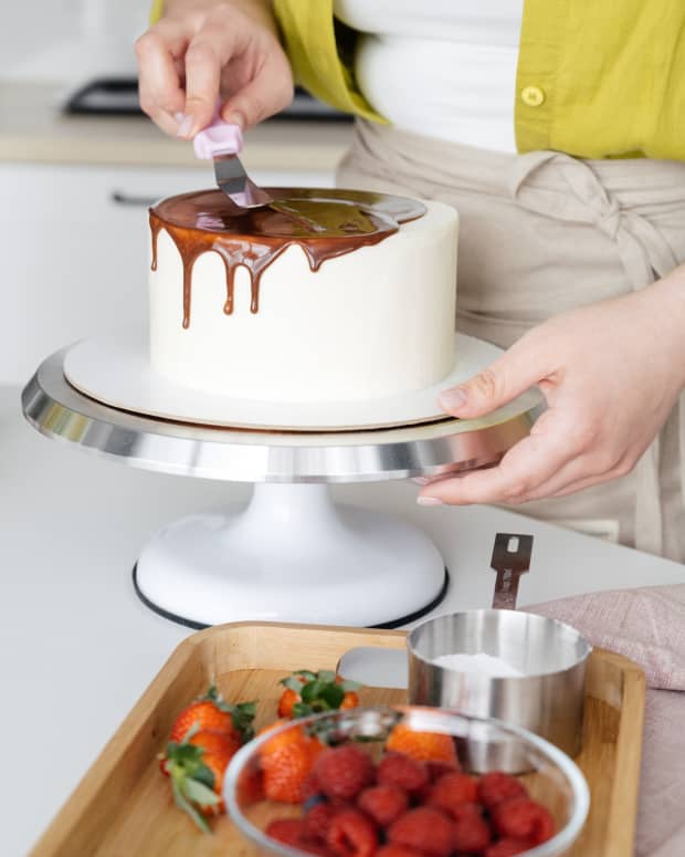 make-a-basic-cake-frosting