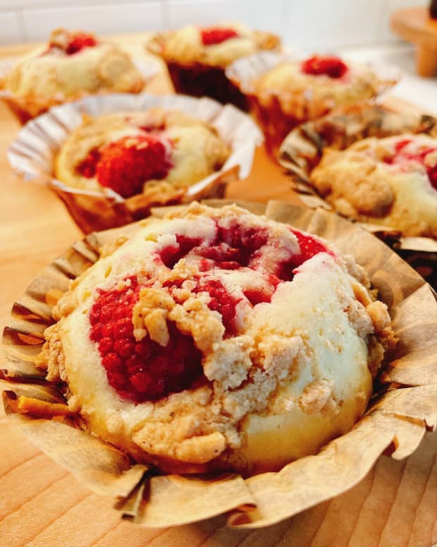 sweet-and-tarty-raspberry-muffin-recipe