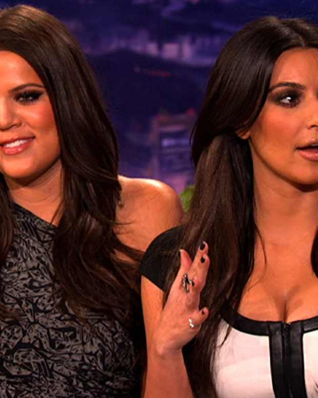 Hair Extension Specialist Shows Exactly What Kind of Wigs and