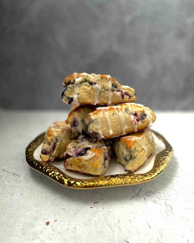 blueberry-scone-with-lemon-drizzles-recipe