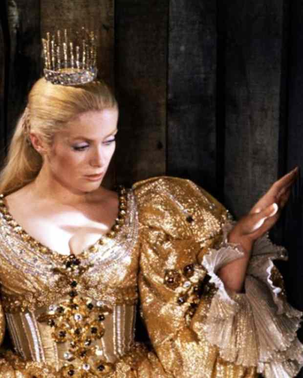 Top 10 Best Costumes of Scarlett O'Hara ReelRundown