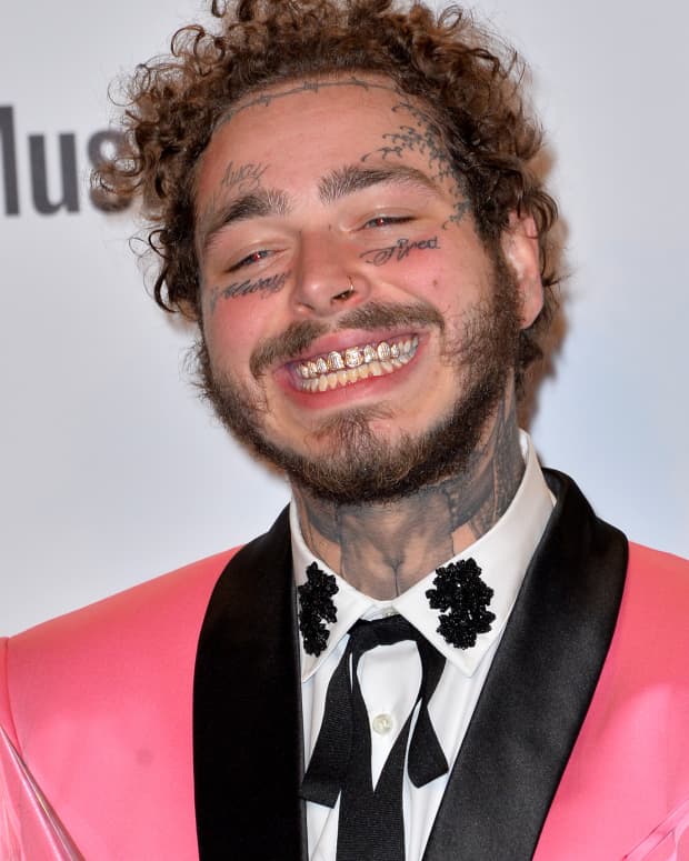 Magic: The Gathering Mega Fan Post Malone Buys Ultra Rare Lord of the ...