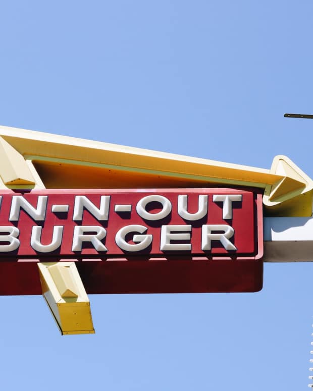 Bride Has 'InNOut' Truck Come to Her Wedding in Totally Genius Move