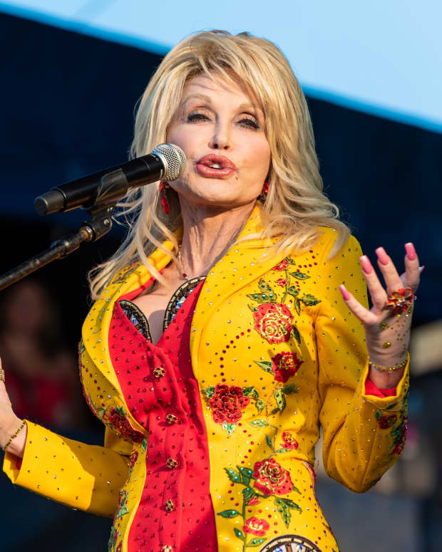 Dolly Parton Shares Why She Refused To Let Elvis Record Her Iconic Song ...