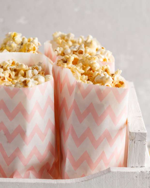 Simple Hack for Making Homemade Microwave Popcorn Is a Must for Movie