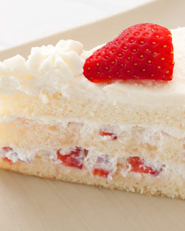 Mom's Birthday Cake Fail From Costco Has People Scratching Their Heads