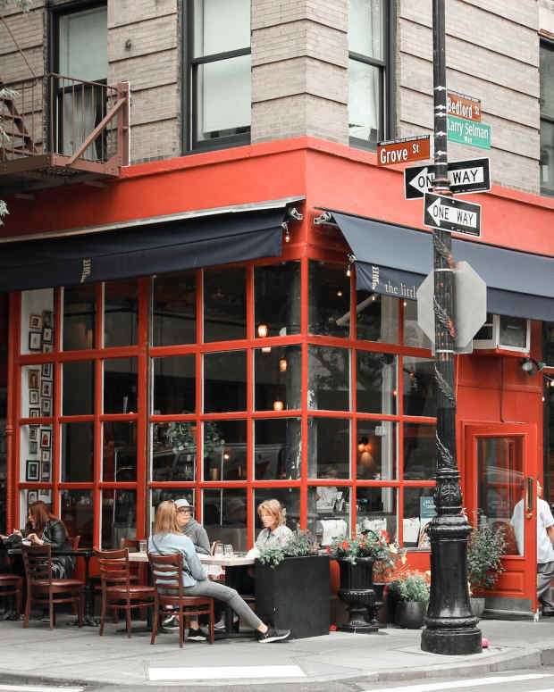 Couple's Reactions to the Insane Portion Sizes at Popular NYC Restaurant Are Priceless