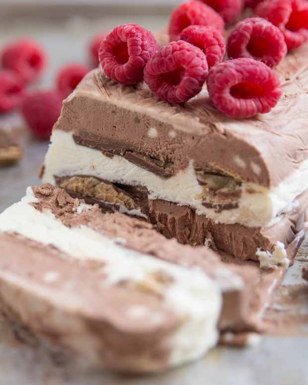 Woman's Viral Hack for Frying Ice Cream at Home Has People in Awe