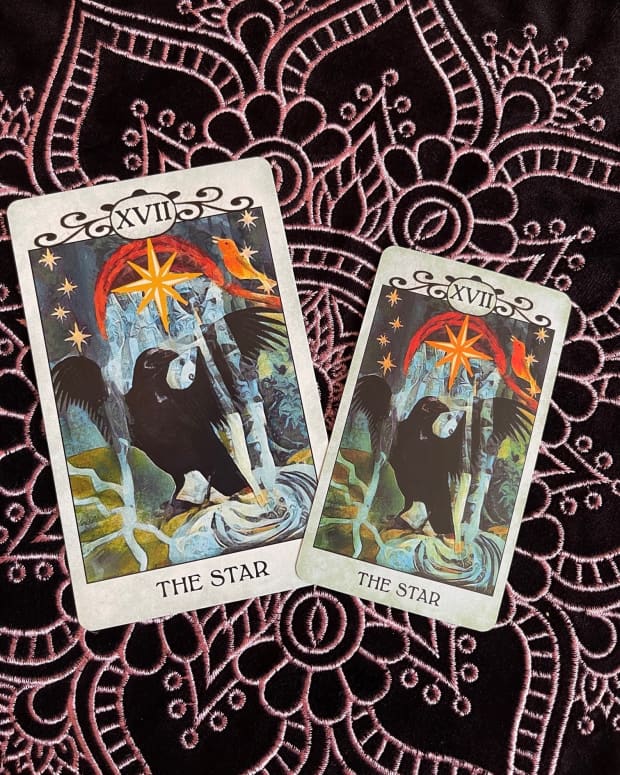 How to Spot Fake Tarot Card Readers - Exemplore