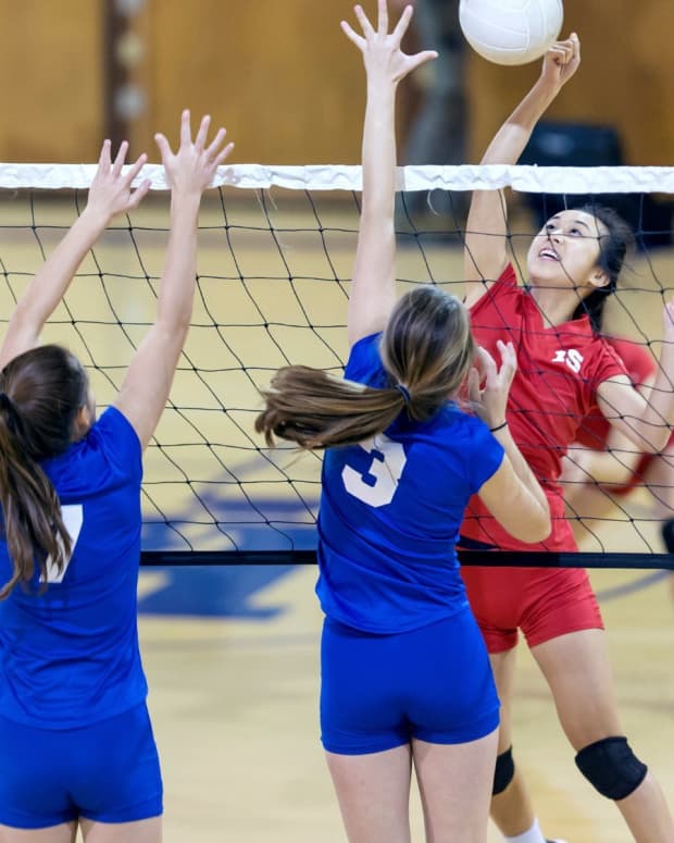 Why are girls volleyball shorts so short? – Chicago Tribune