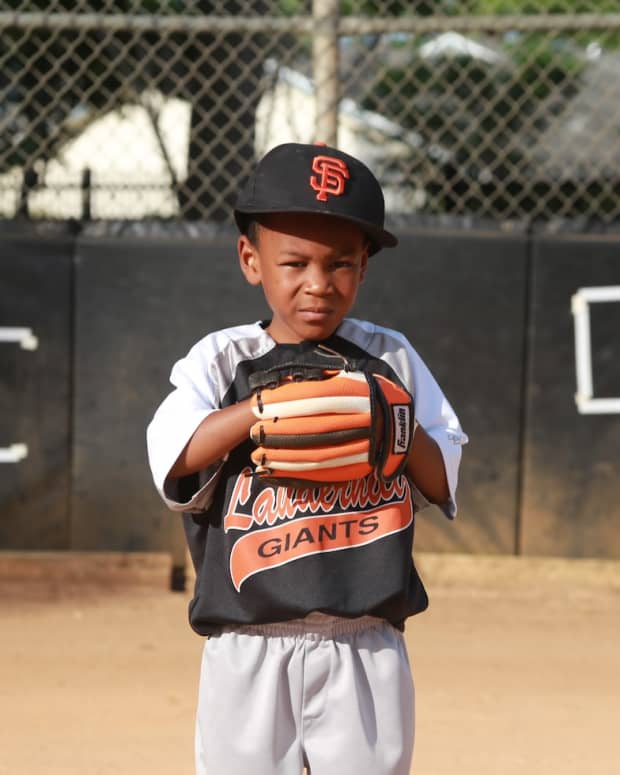 Baseball's last hero': Roberto Clemente's humanitarian efforts rivaled his  MLB success