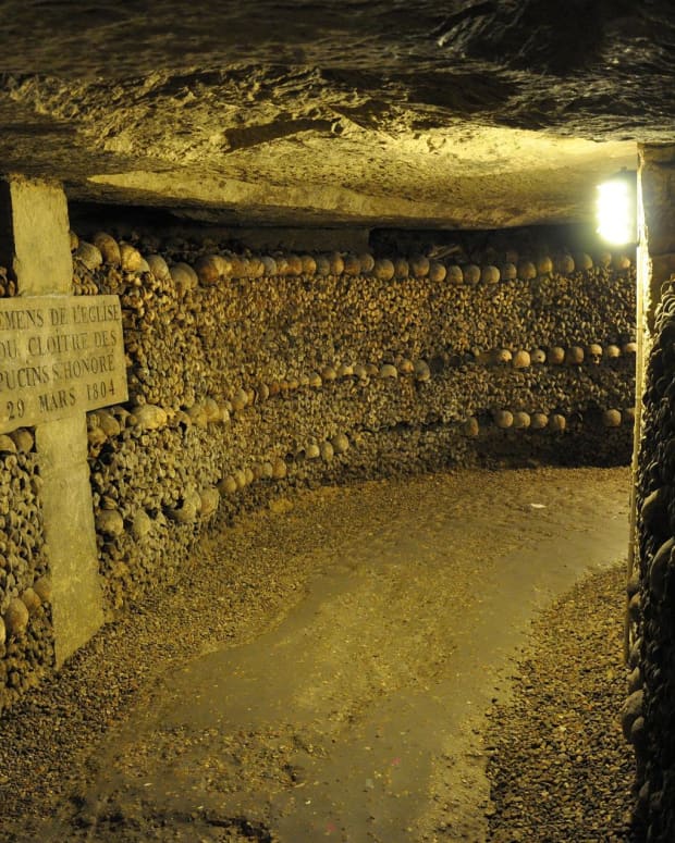 10-weird-and-wonderful-facts-about-the-paris-catacombs