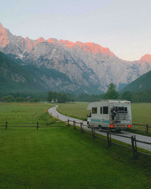 what-is-the-best-rv-for-full-time-living-and-travel