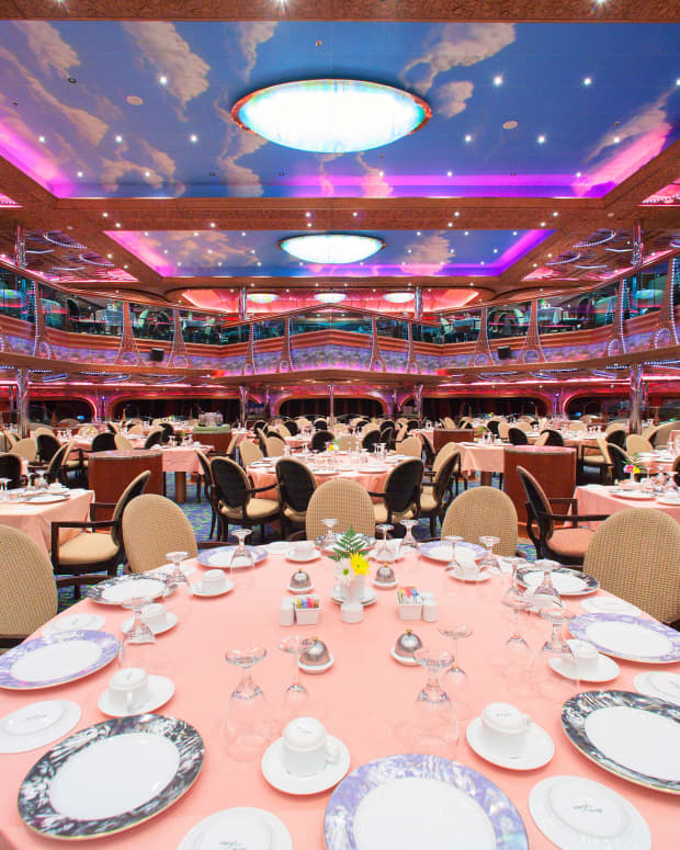 cruise ship dining room