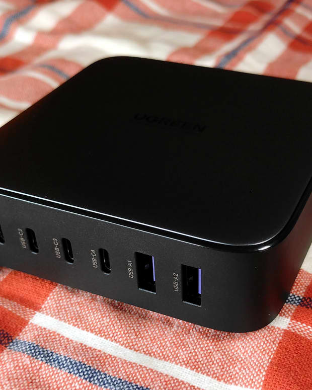 review-of-the-ugreen-gan-200w-desktop-charger