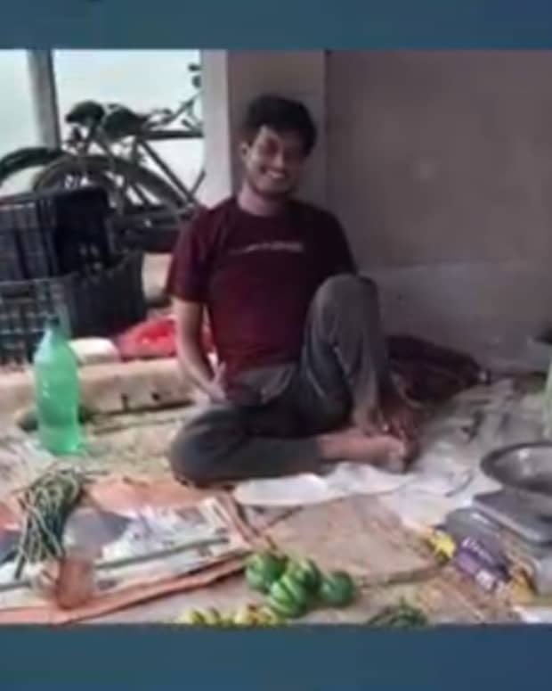 An educated unemployed boy became a political croft and opened his own vegetable shop