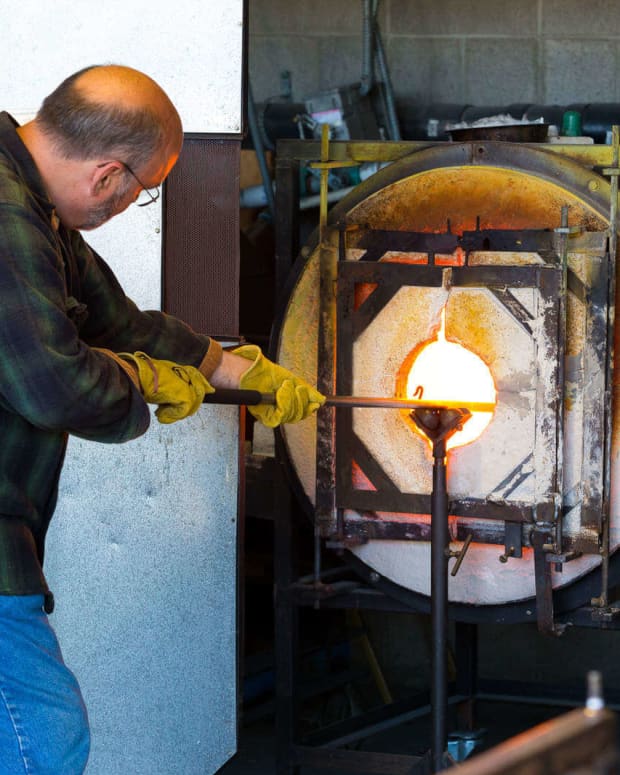 a-history-of-glass-making-and-blowing-throughout-the-ages